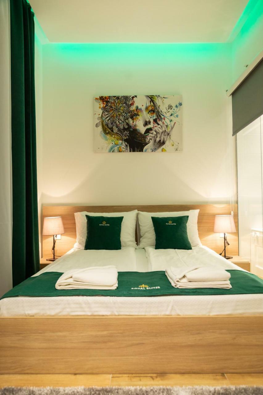 Royal Apartment *